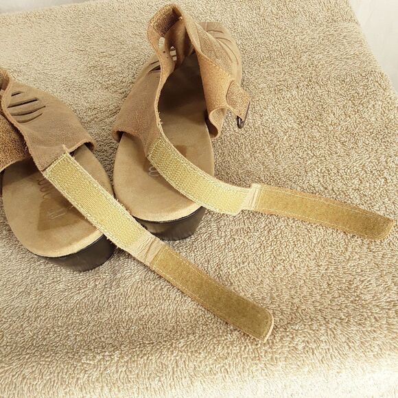 MUNRO Slingback Sandals sz 9W, Abby, Metallic/Gold Leather, Peep Toe Heels Shoes - Picture 8 of 12